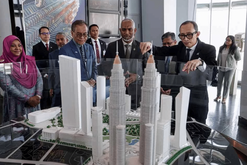 கோலாலம்பூர் பெட்ரோனாஸ் இரட்டைக் கோபுரத்திற்கு மாலத்தீவு அதிபர் வருகை