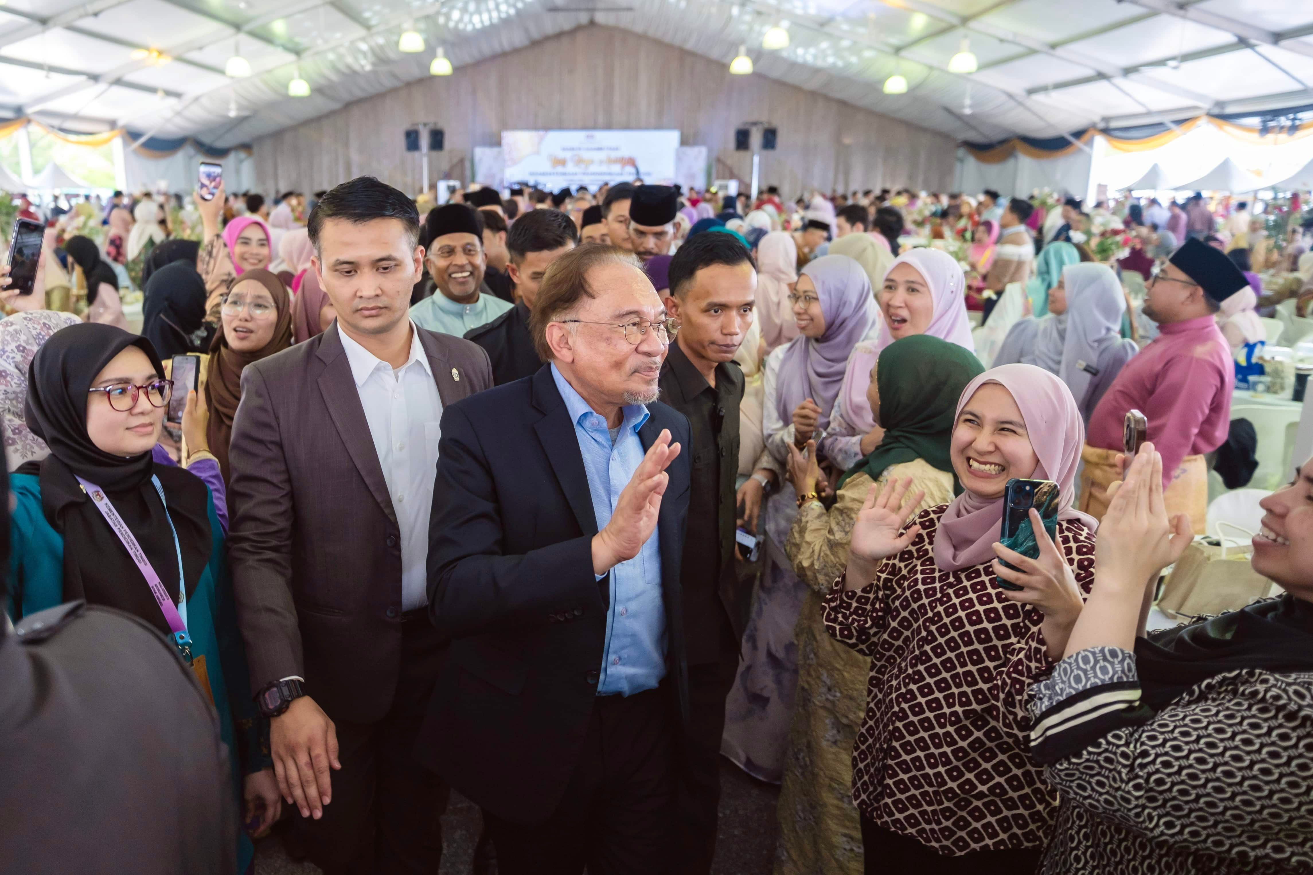 党选与政府施政无关  安华：内阁没改组