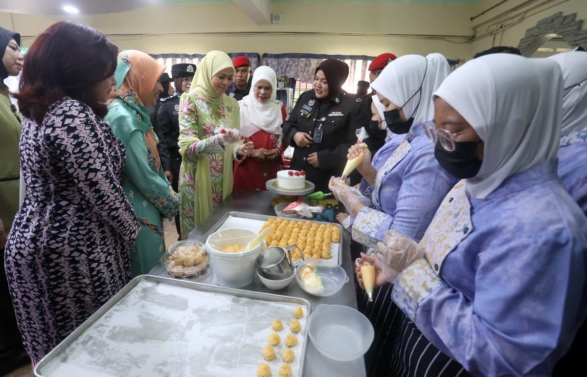 Tengku Permaisuri dekati penghuni Penjara Wanita Kajang, beri sokongan moral