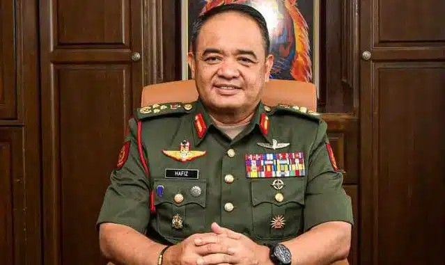 军人涉嫌暴打女司机案  军方：交警方全权调查