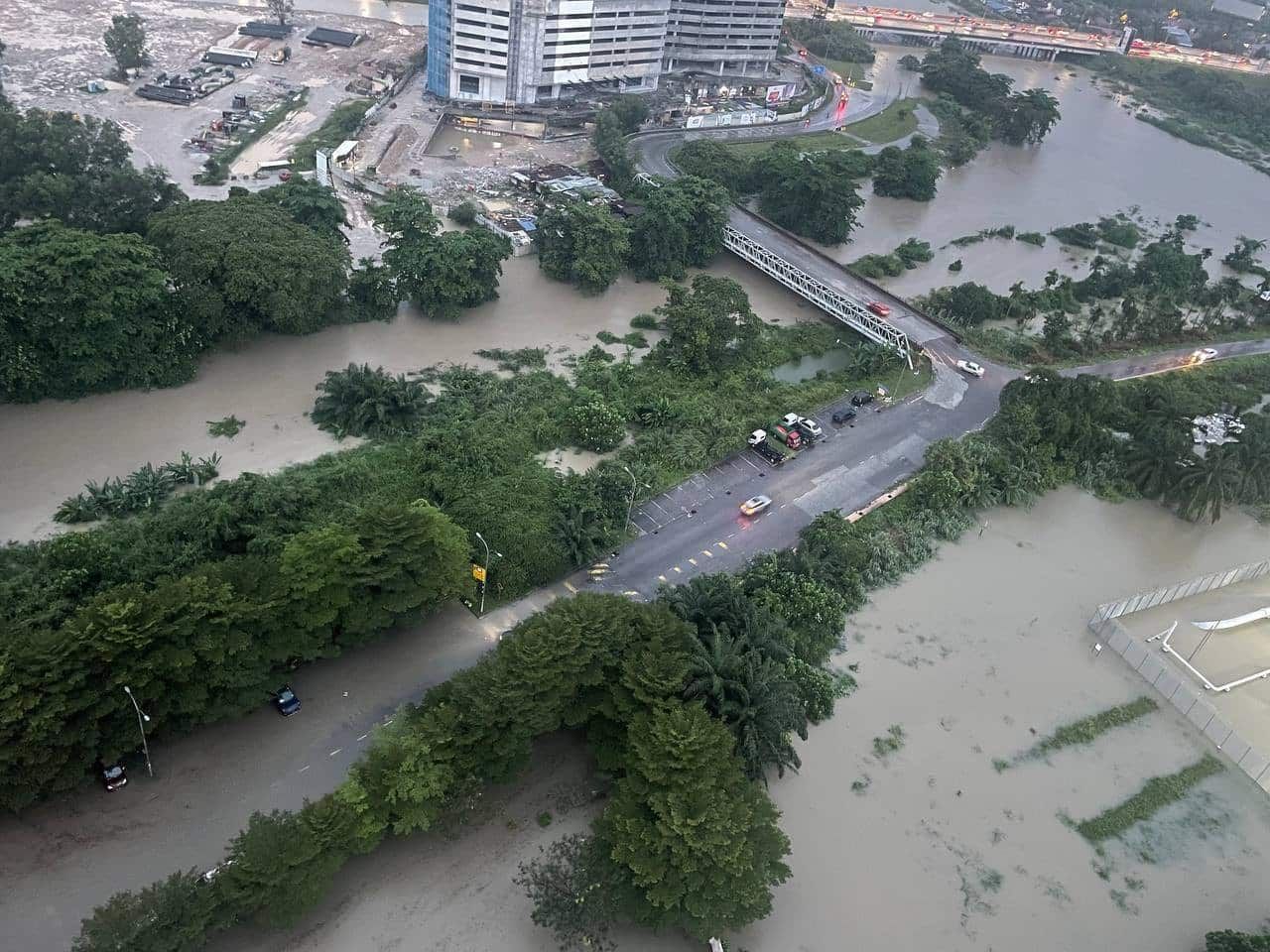 还未解决天然气管爆炸事故 蒲种甘榜登雅居民今洪水来袭