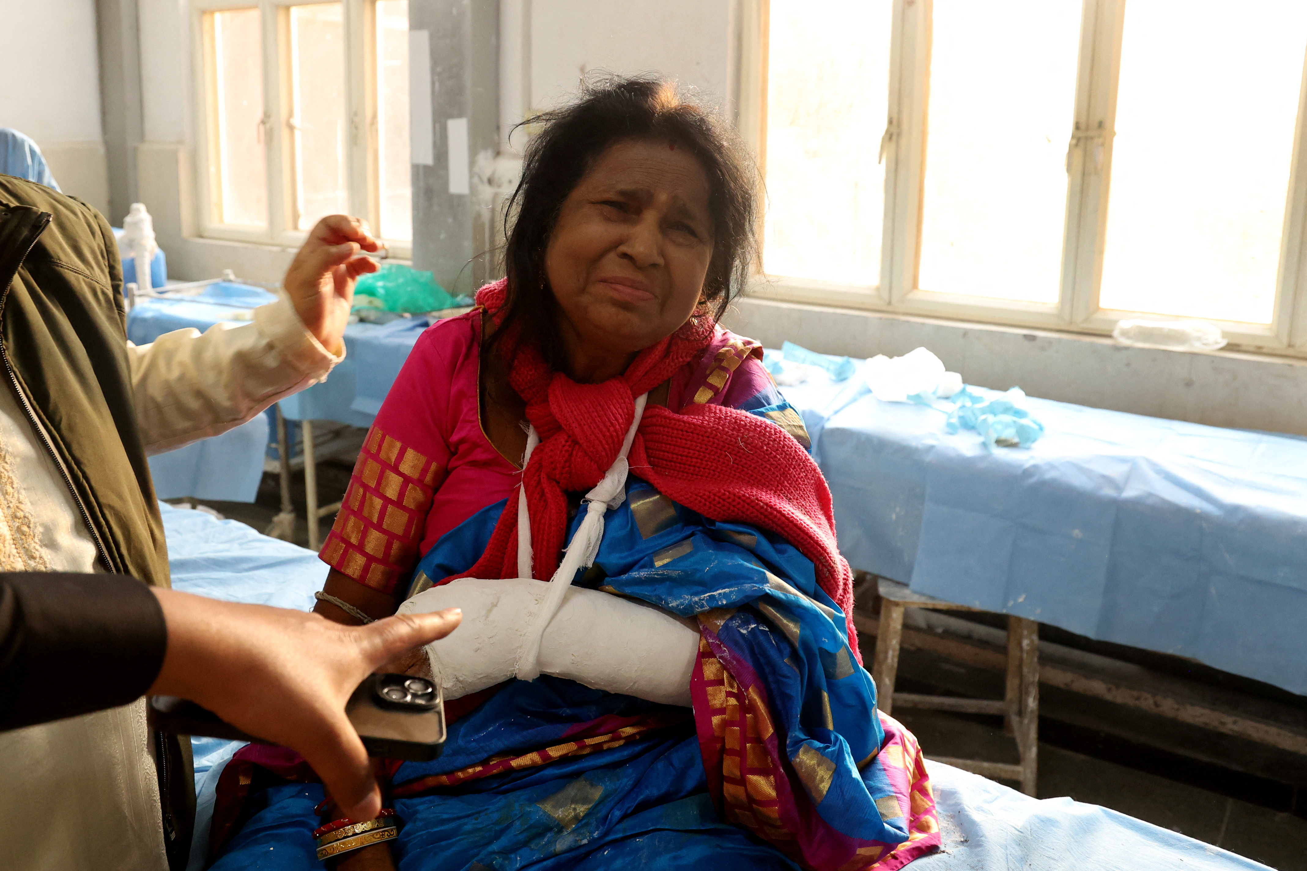 Militants open fire on tourists in Kashmir, kill 26