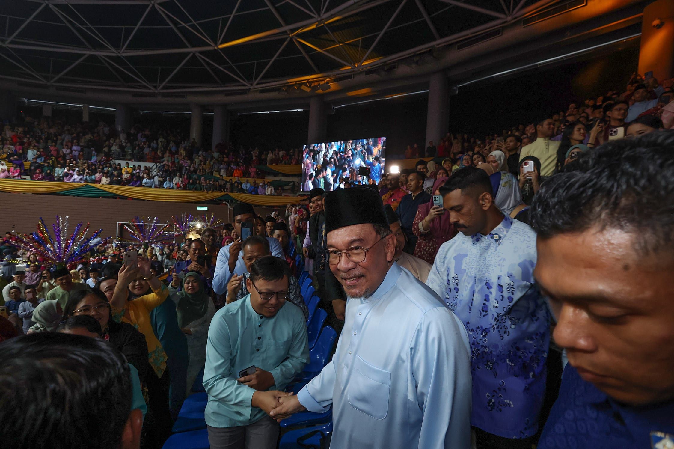 安华出席砂发展特别会议和汇报会