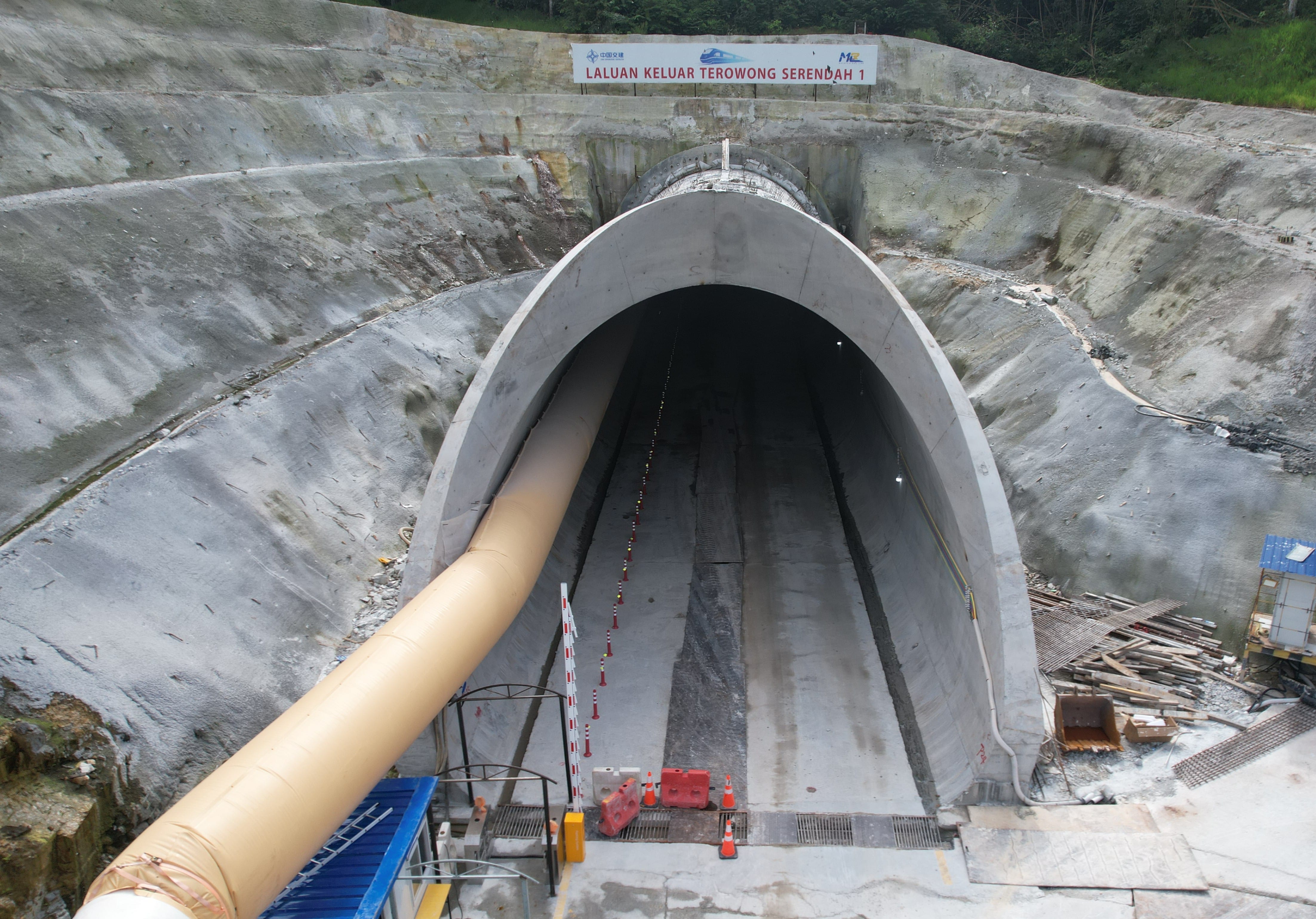 东铁云顶隧道成功贯通 41隧道全线挖掘完工迈入新阶段