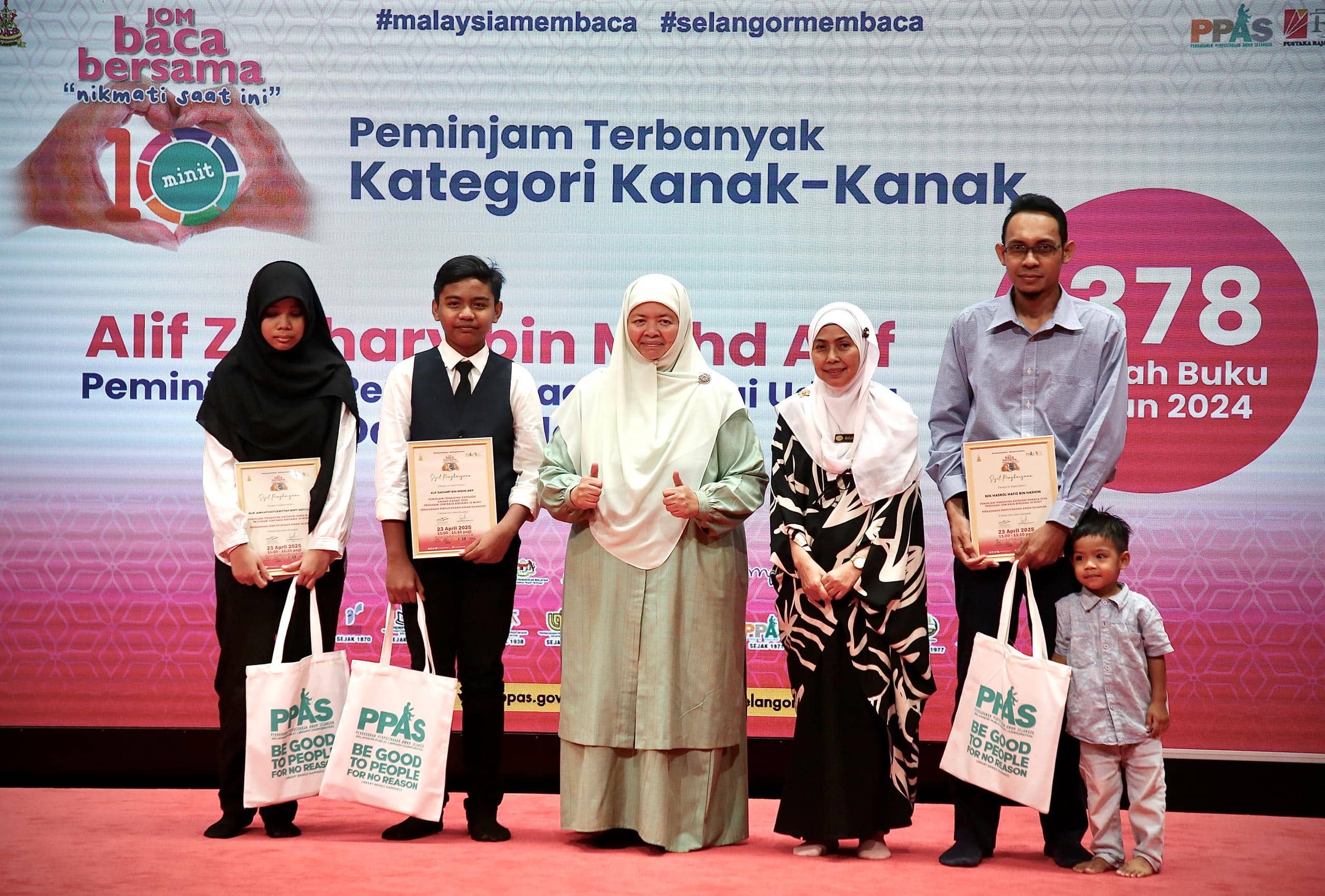 Gemar membaca sejak kecil dorong remaja pinjam lebih 1,000 buku setahun di PPAS