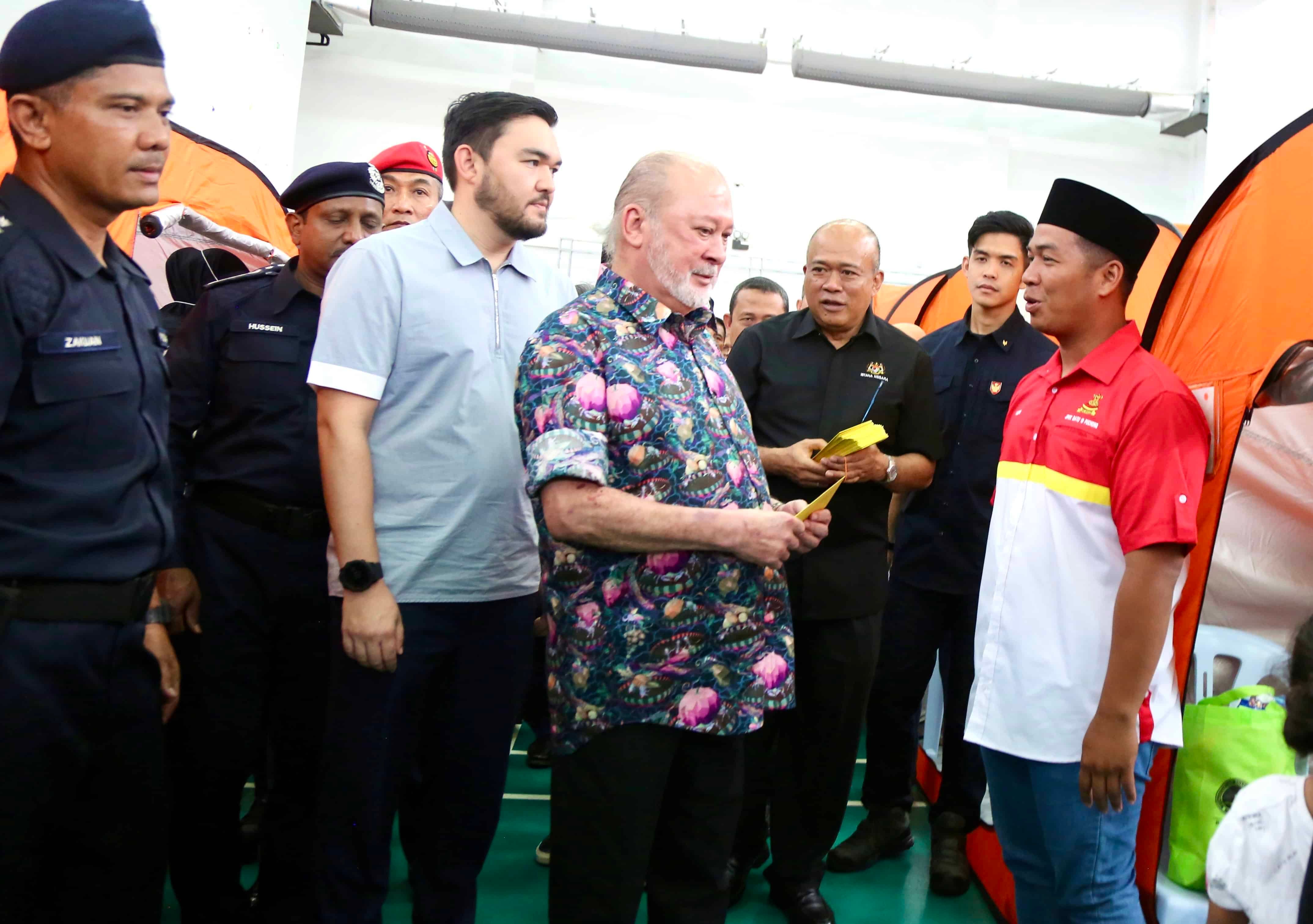 Mangsa kebakaran terharu keberangkatan Sultan Ibrahim, menjunjung kasih atas sumbangan