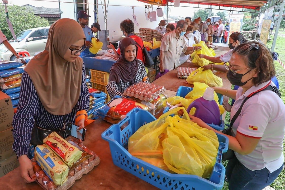 Jualan murah 12 jenis barangan asas di lima lokasi esok