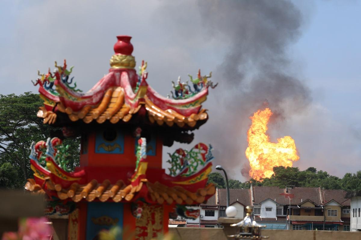 Petronas confirms Puchong pipeline blaze, says probe underway