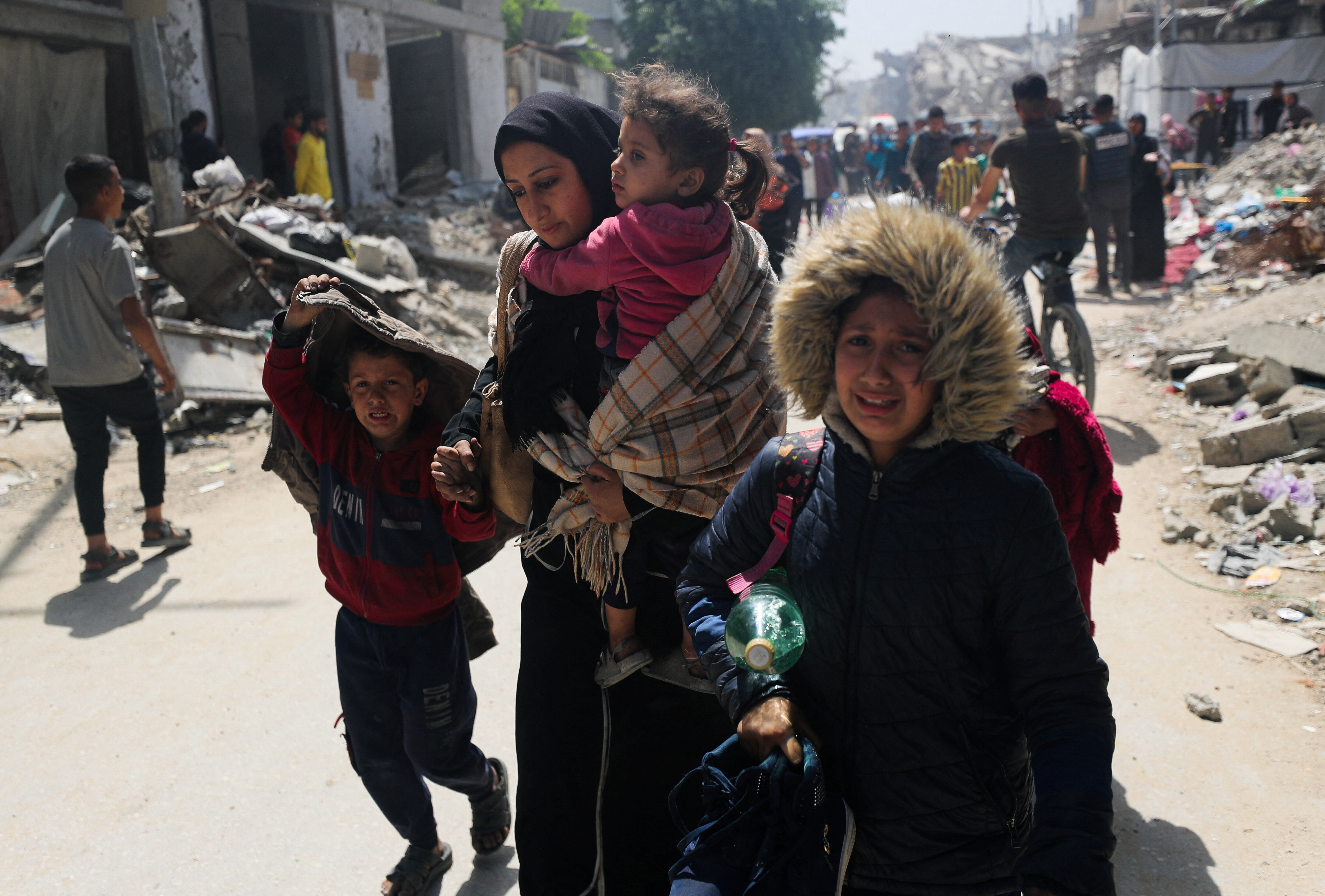 Hundreds of thousands flee as Israel ‘wipes out’ Rafah