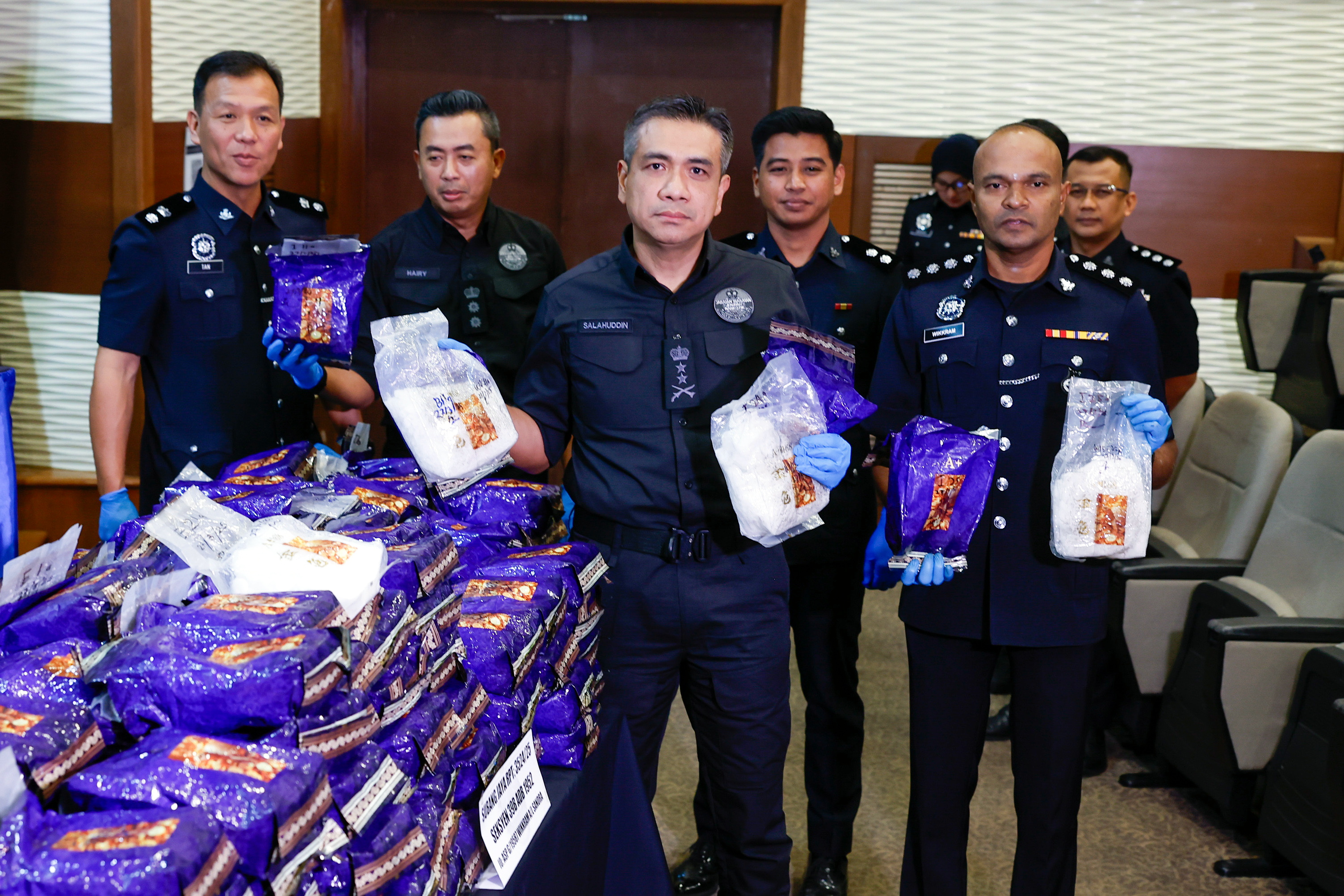 Police cripple drug smuggling syndicate, drug worth RM16 mln seized