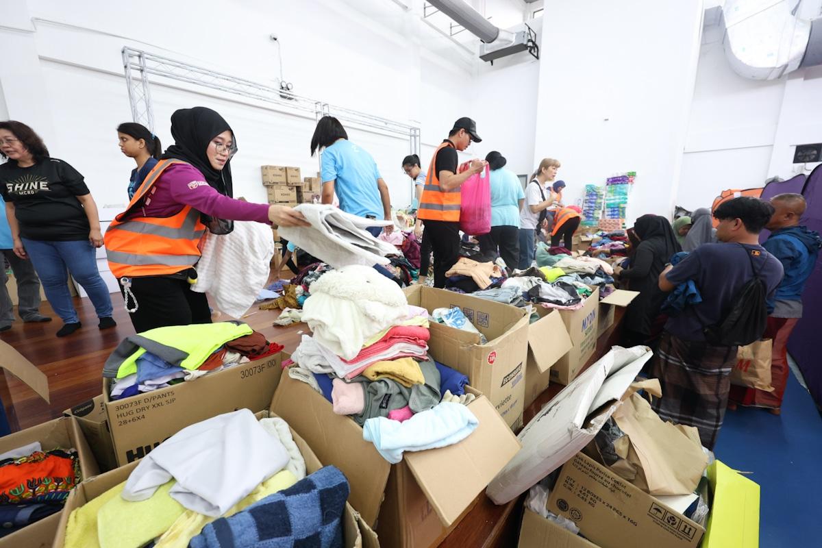 Food supplies, basic goods at PPS sufficient; refer to JKM before channeling aid