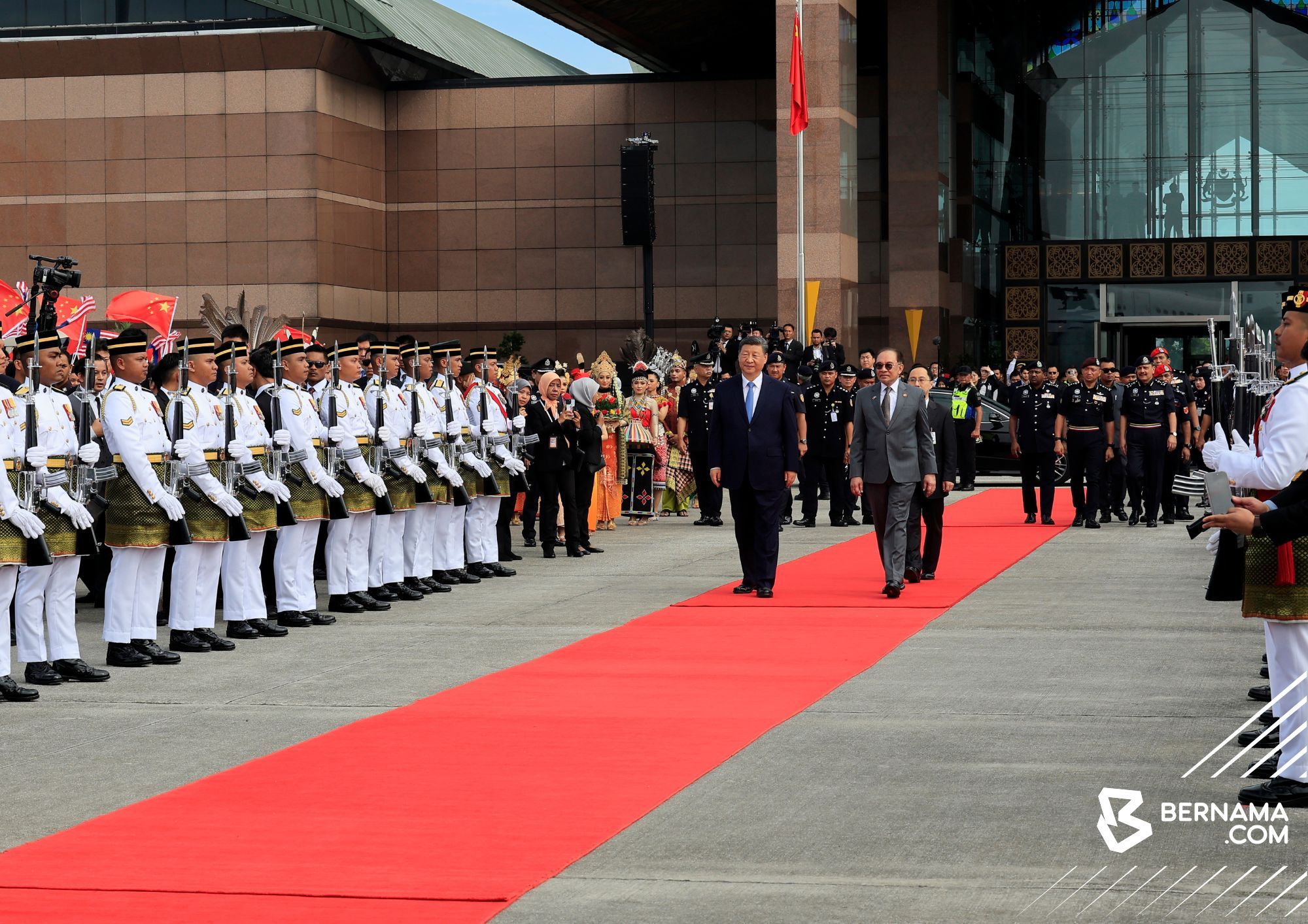 习近平结束对大马国事访问