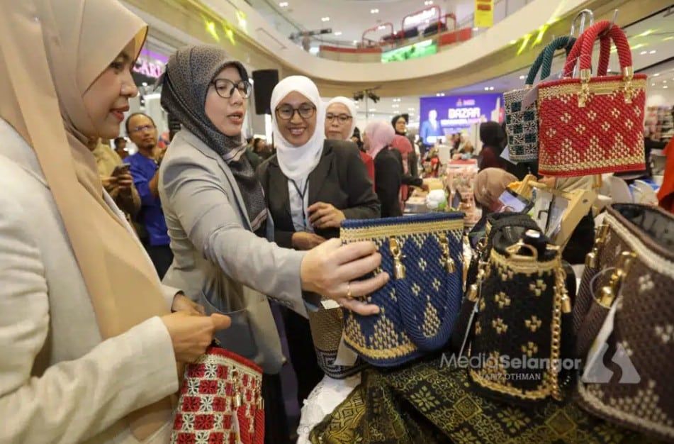 雪州81名女企参与数码市集  亲自向消费者推销创新产品