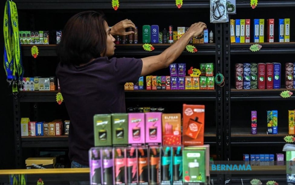 MPSepang: Pemilik premis diberi tempoh 14 hari turun iklan vape