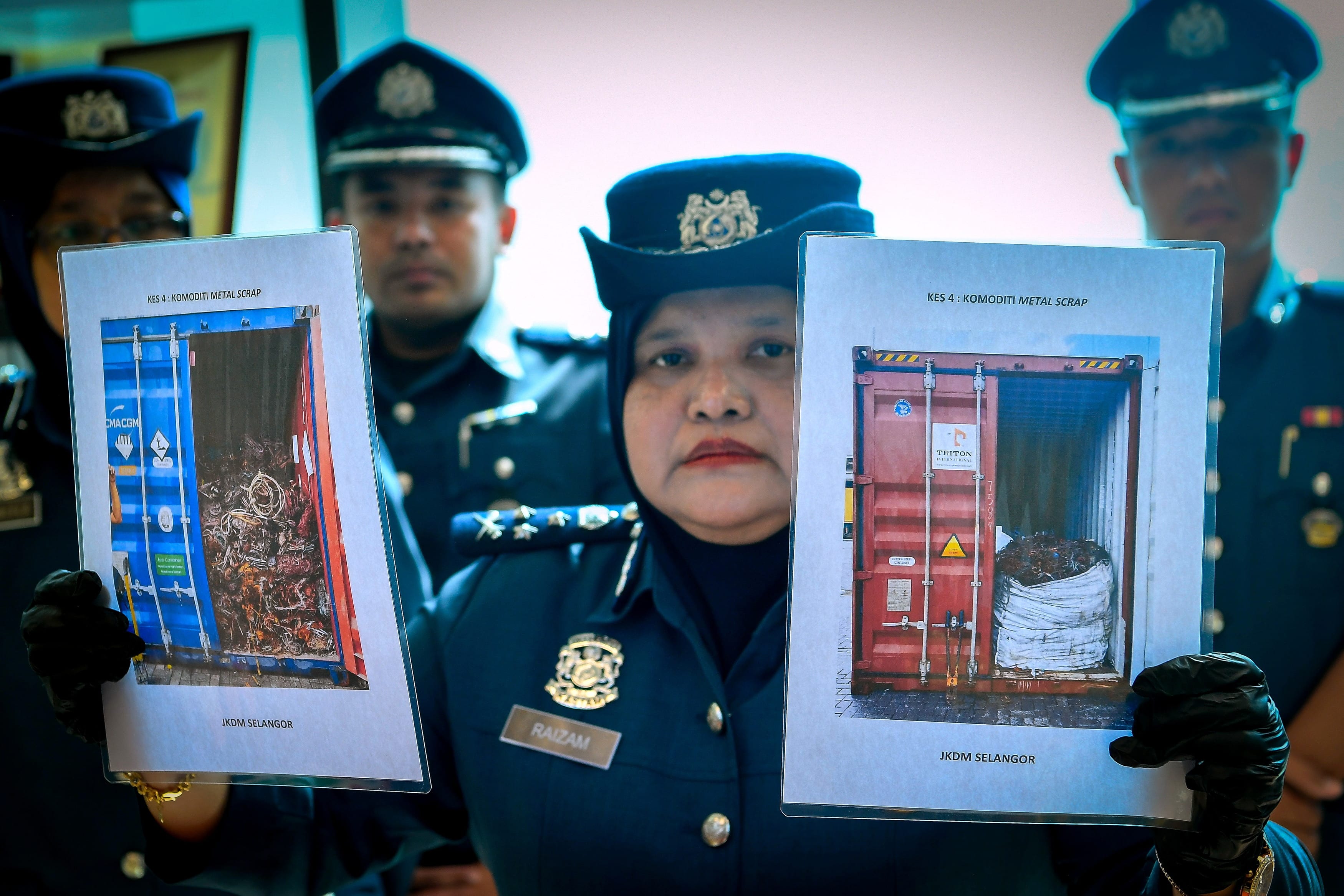 Kastam rampas 272 tan besi sekerap bernilai RM1.64 juta di Pelabuhan Barat