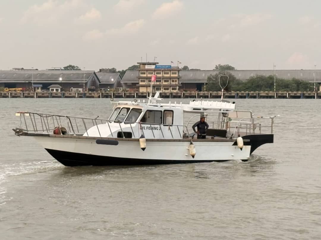 两艘客船巴生西港违规被扣