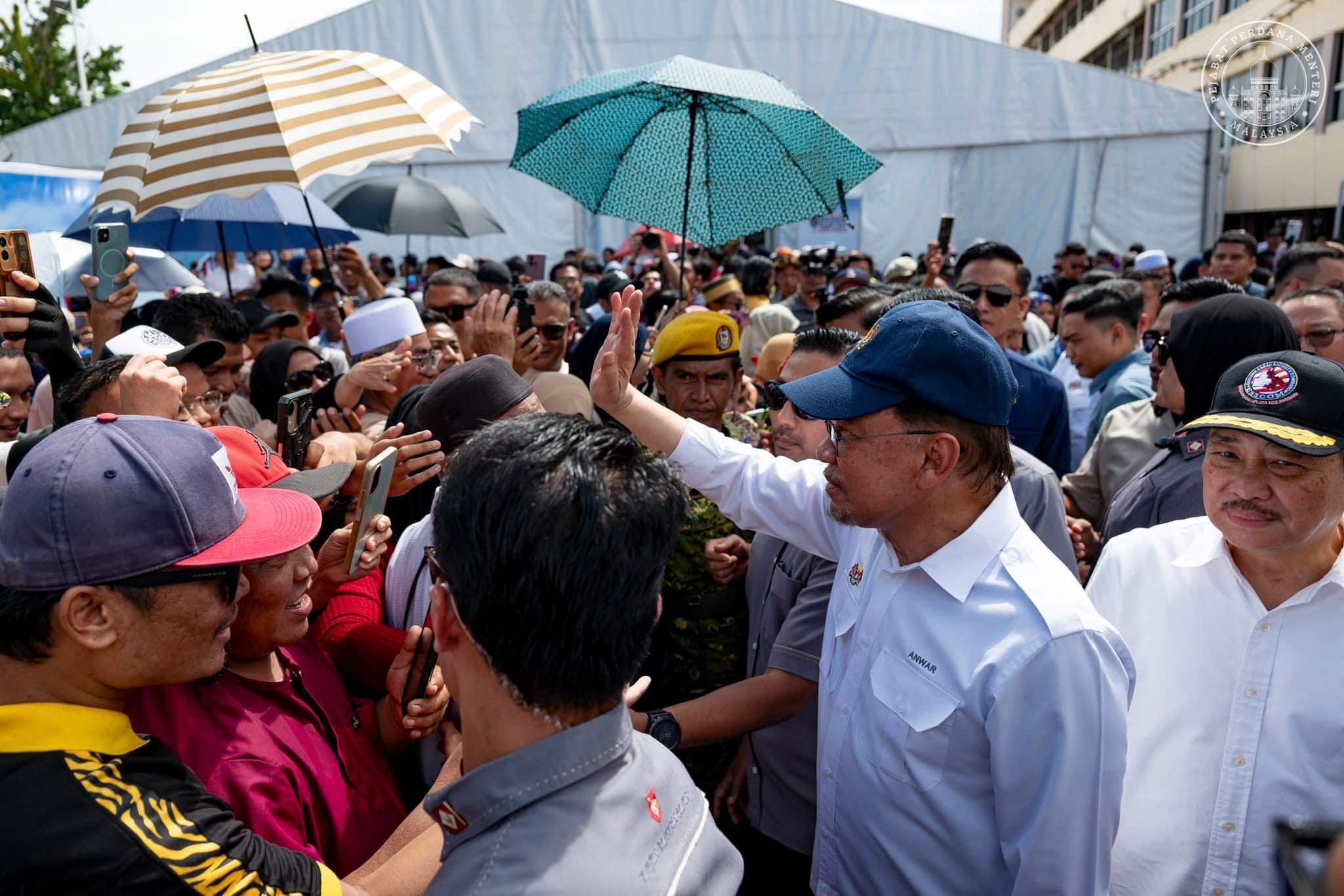 安华形容公正党党选   “忠诚战友之间的较量”