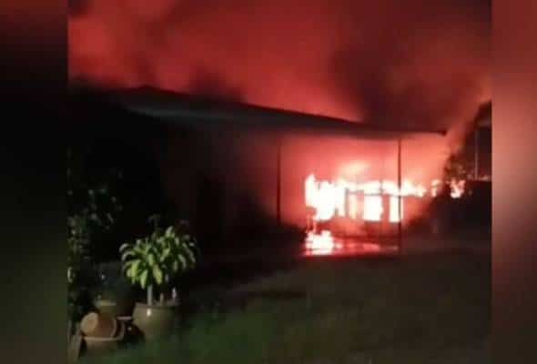 பாலிக் பூலாவ் பகுதியில் தீவிபத்து- இரு வீடுகள் அழிந்தன