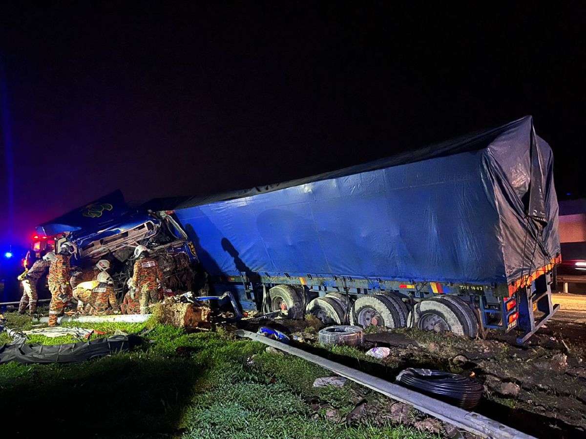 Pemandu treler maut, empat cedera kemalangan di Lebuhraya Utara-Selatan