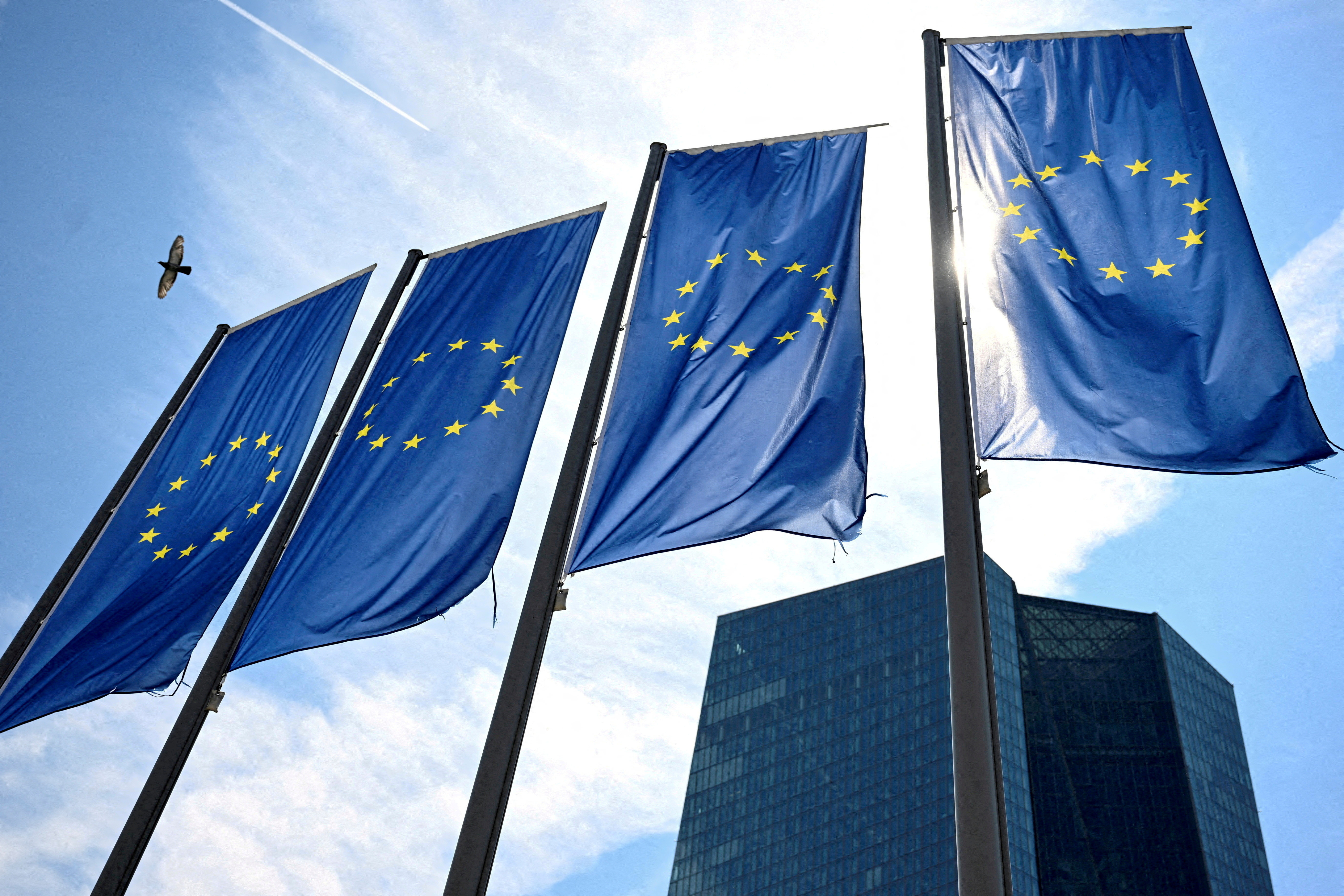 EU sets out 95 bln euro-response to US tariffs unless Trump backs down