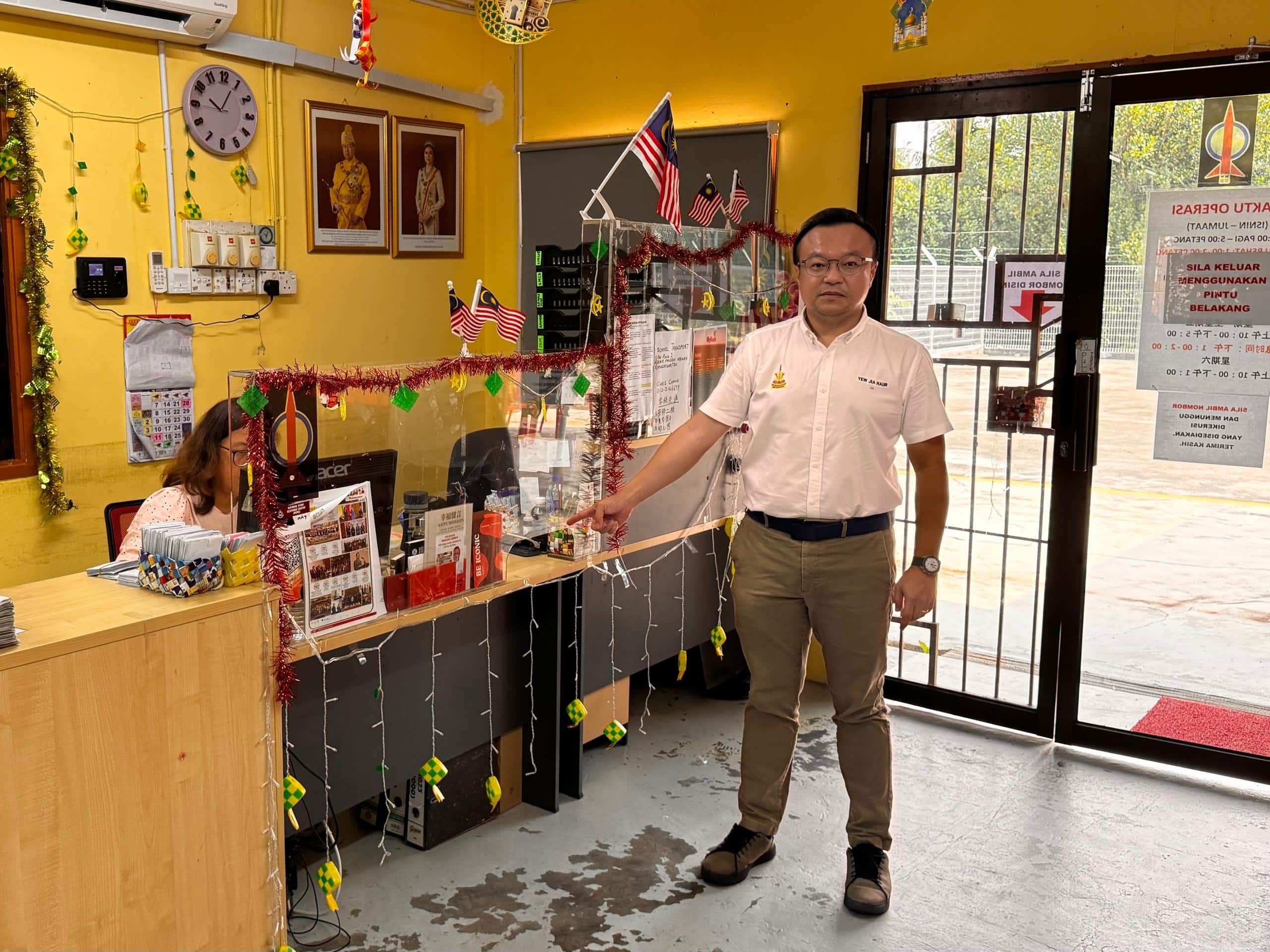 对柜台SMUE购物礼券起贪念 妇女领援金后折返偷拿被捕