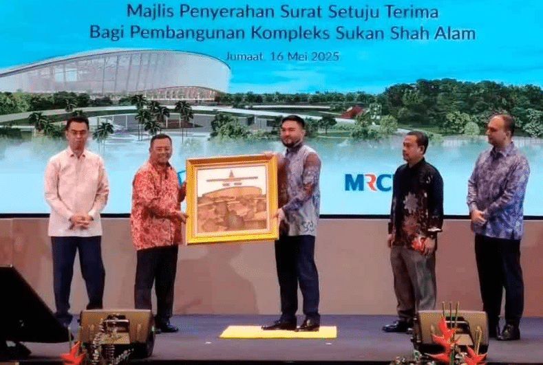 ஷா ஆலம் அரங்கத்தின் மேம்பாட்டிற்கான அனுமதி கடிதத்தை வழங்கும் விழா