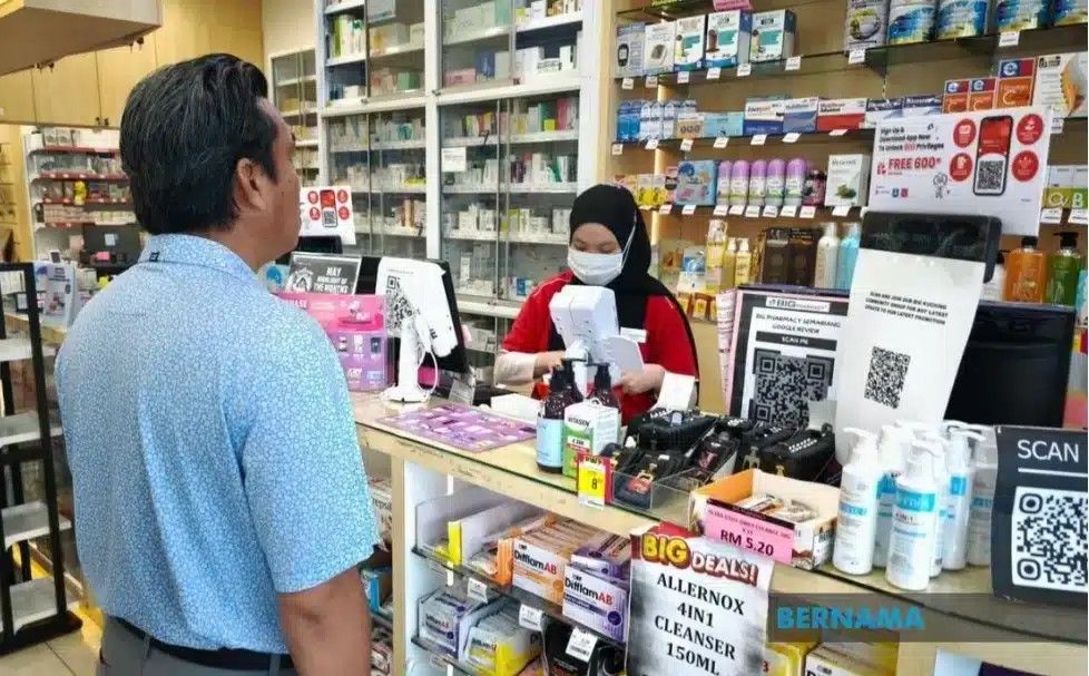 மருந்துகளின் விலையை காட்சிக்கு வைக்க மருந்தகங்களுக்கு மூன்று மாத அவகாசம்