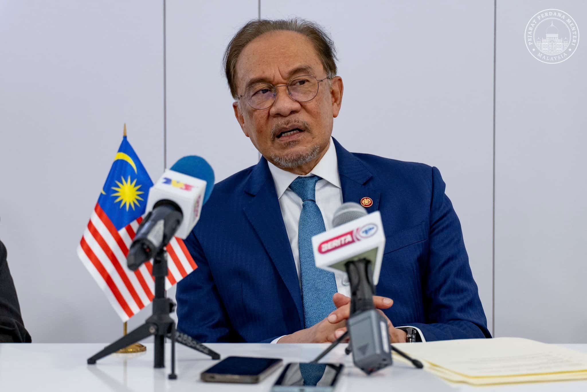 Cabinet reshuffle not urgent, Anwar says