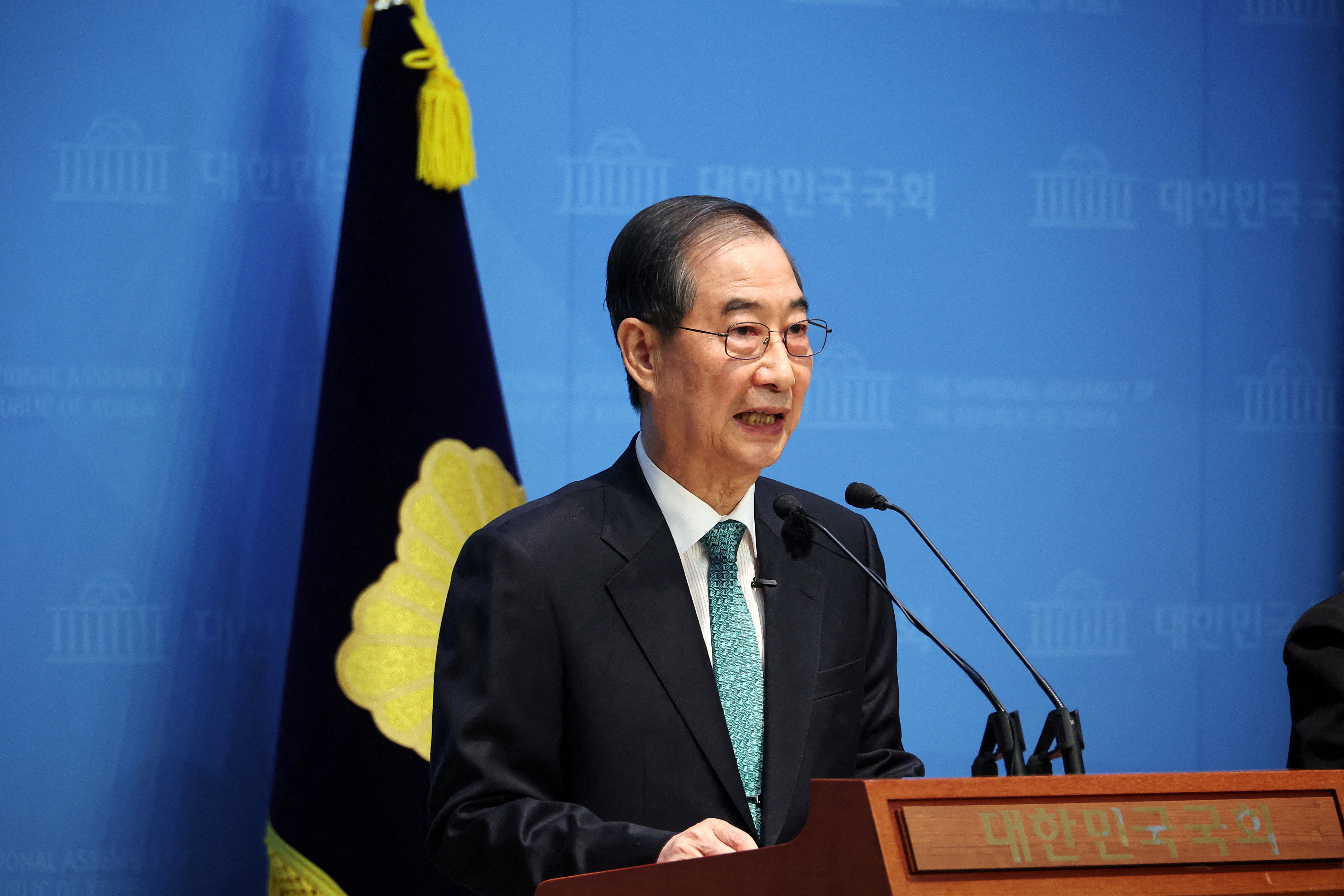 South Korea’s former PM Han drops presidential bid, ending rift among conservatives
