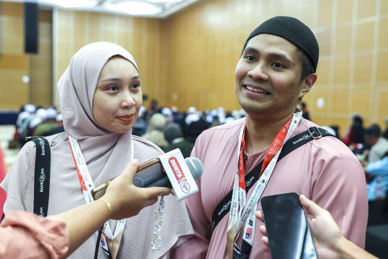 Berkat menabung sejak kecil, pasangan muda terpilih tunai haji