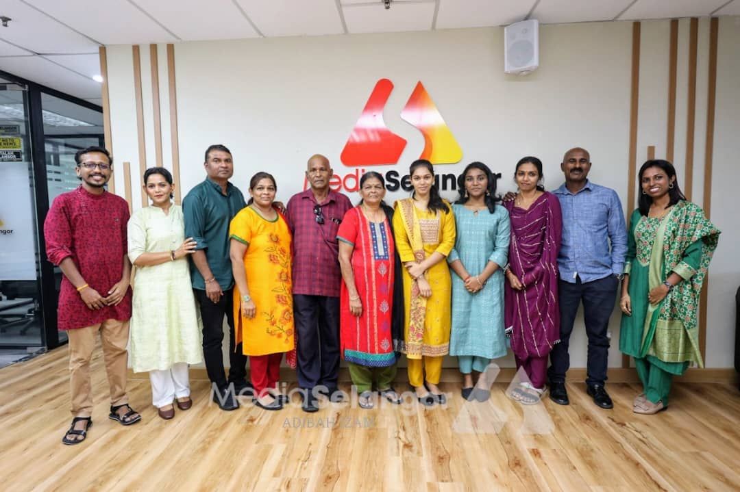 எஸ்.பி.எம் தேர்வில் 11ஏக்கள் பெற்ற இந்திய மாணவிகள்