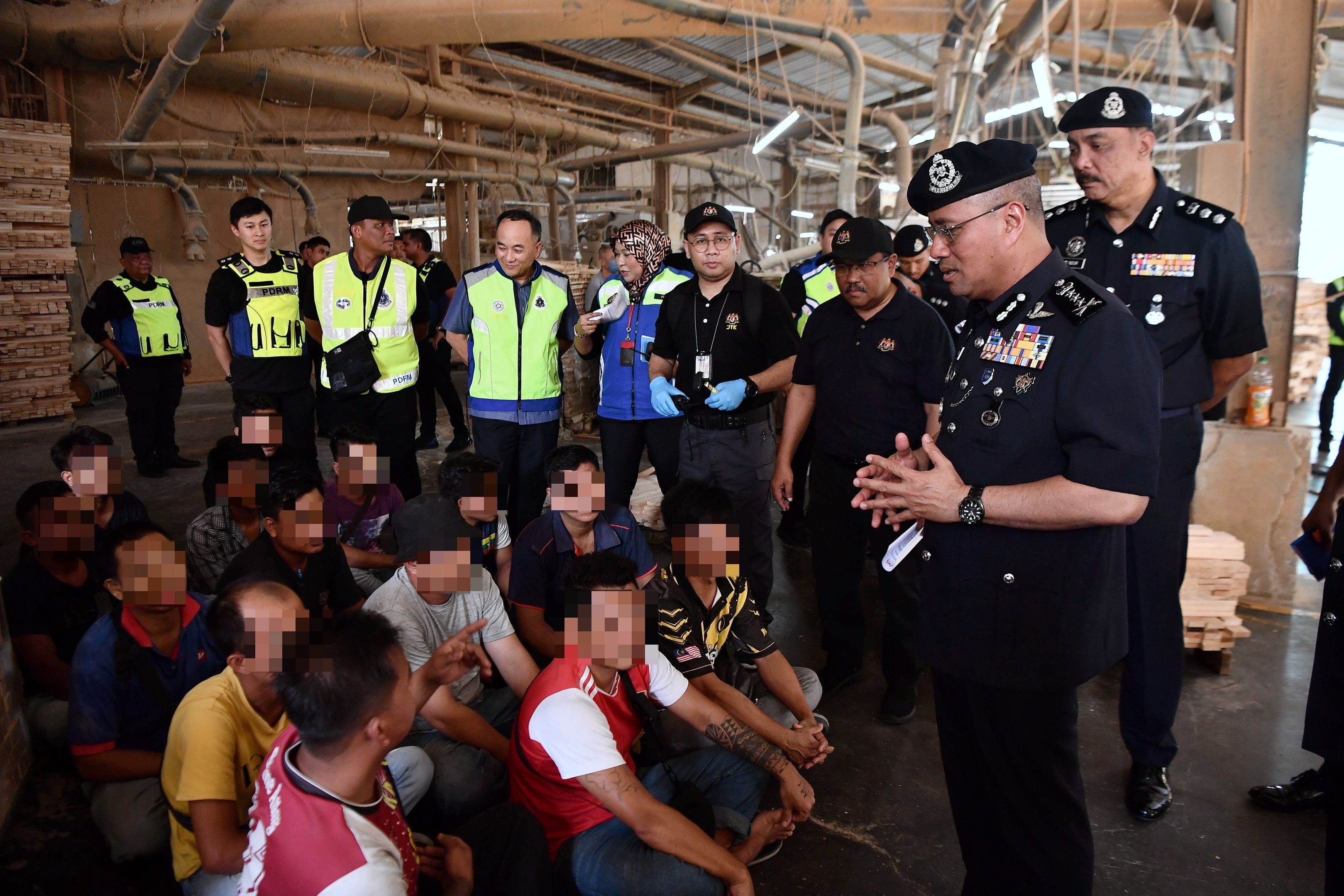 全国展开大型快捷行动 救出85疑被贩卖者.捕175人