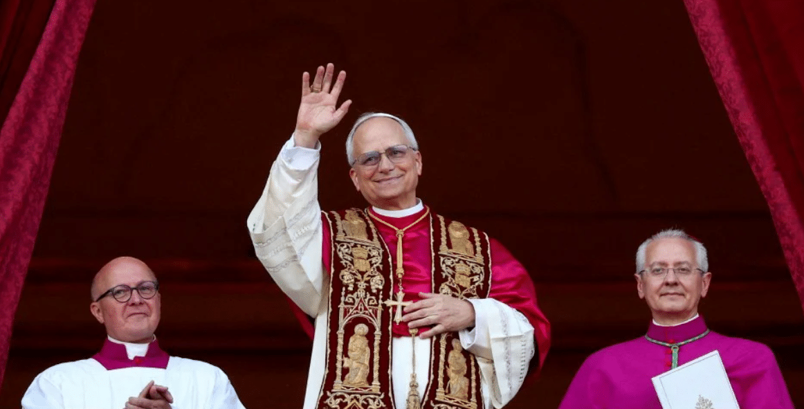 ரோபர்ட் பிரான்சிஸ் பிரிவோஸ்ட் புதியப் போப்பாண்டவராக தேர்வு