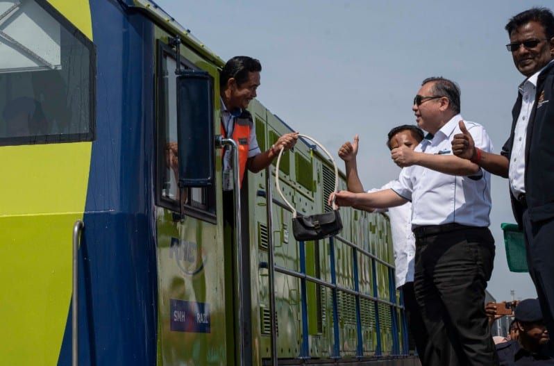 甘拔士至巴西古当货运轨道重启  陆兆福：计划增设载客服务