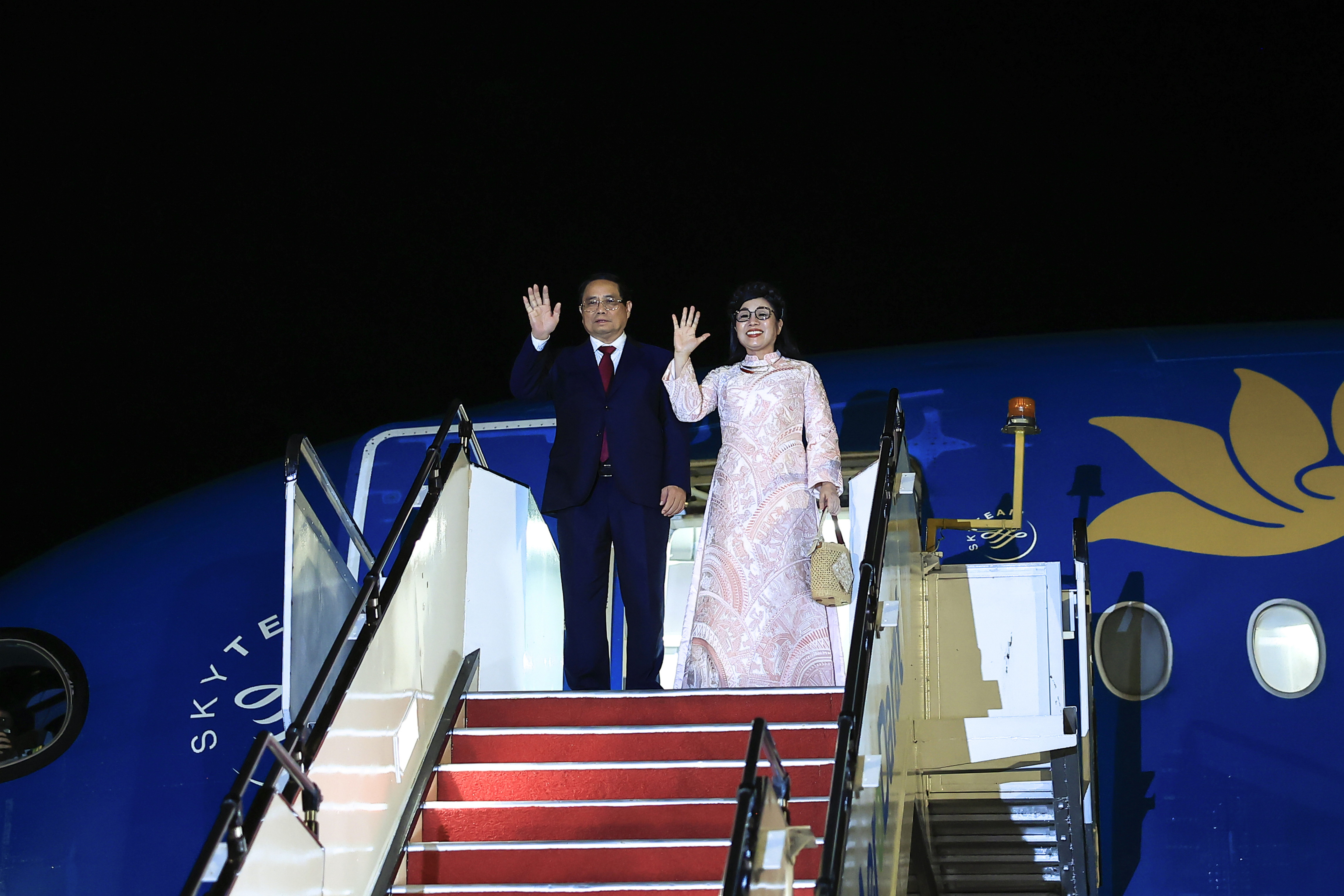 Vietnam PM arrives in Malaysia for official visit