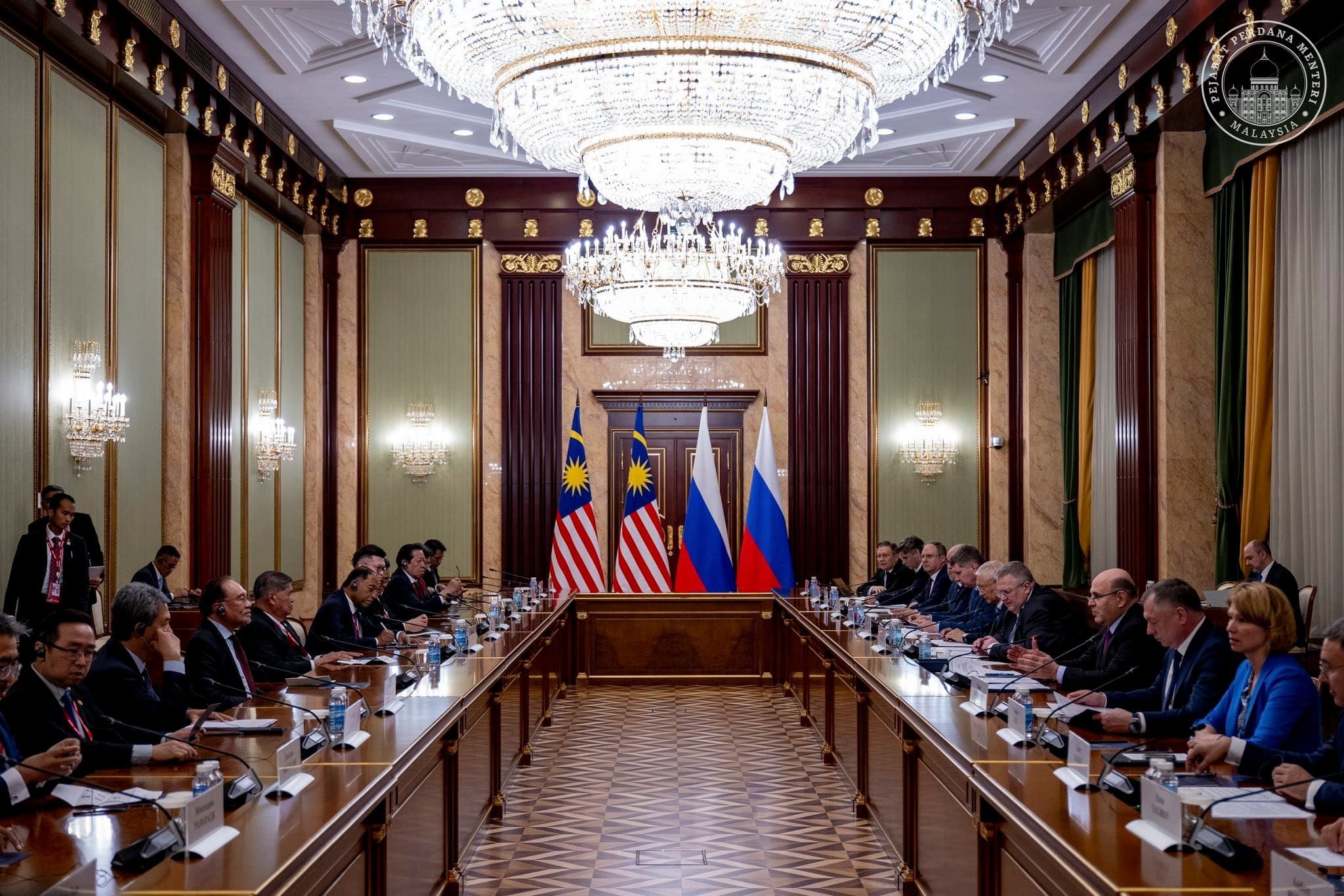 安华寻求支持加速各领域合作  普汀指天然气核能合作具潜力