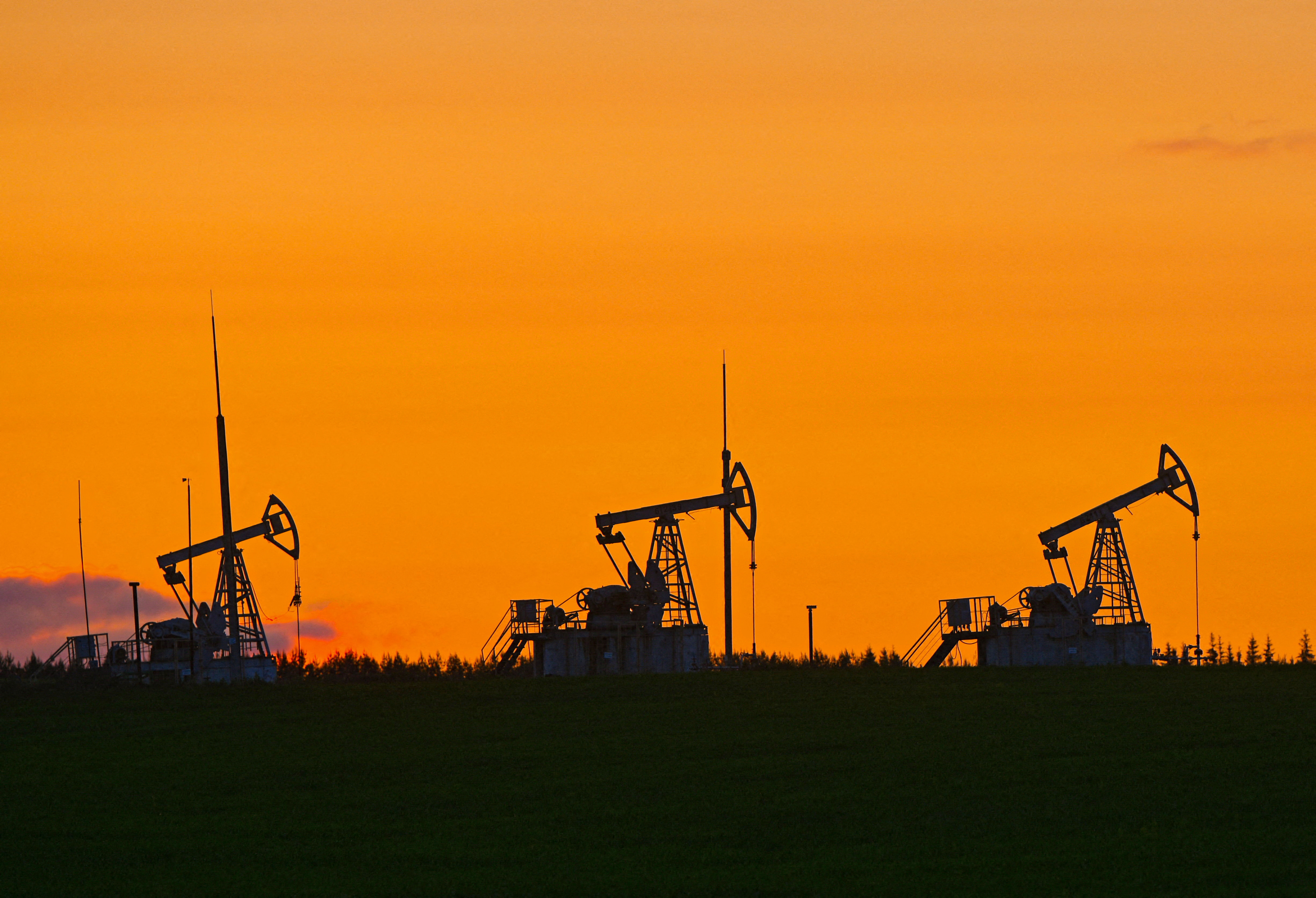 Oil prices climb as US court blocks Trump tariffs