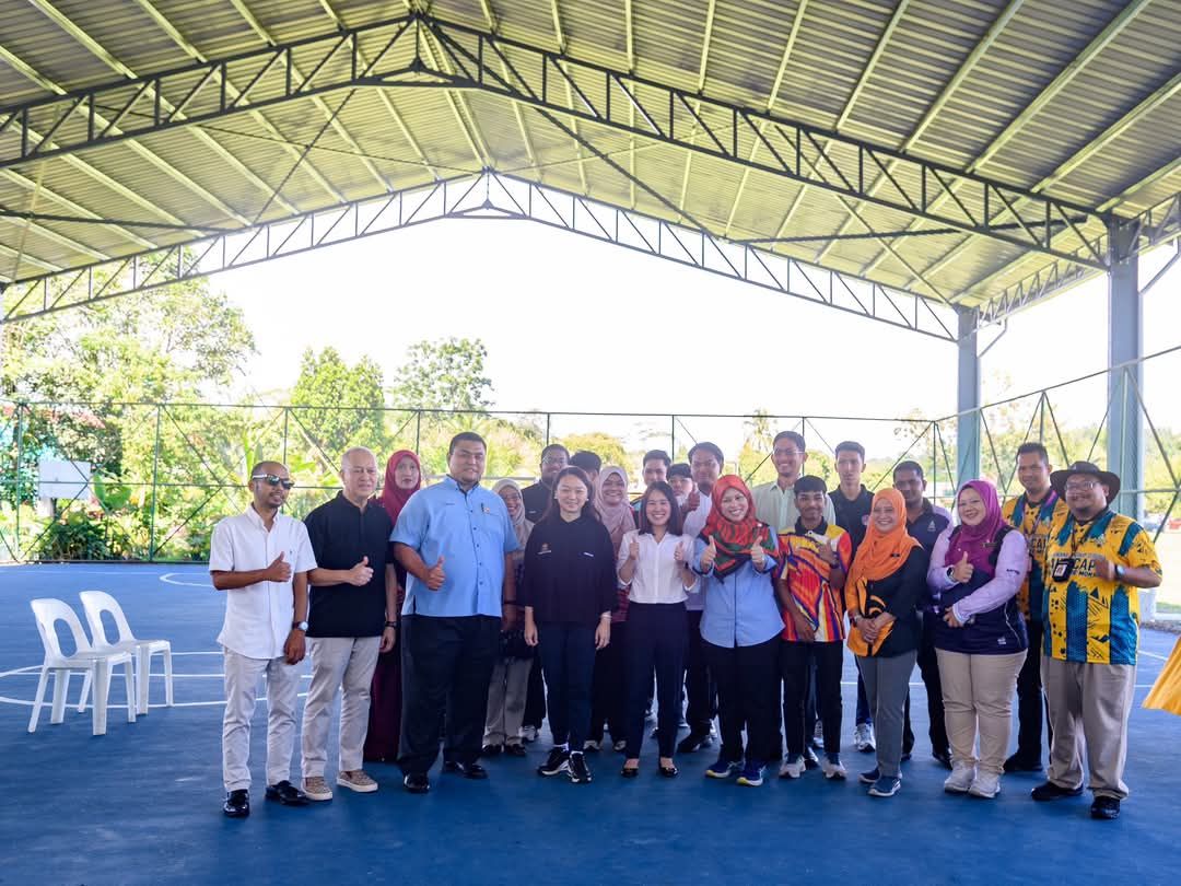 有盖篮球场提升工程大功告成   新古毛高峰花园居民休闲好去处