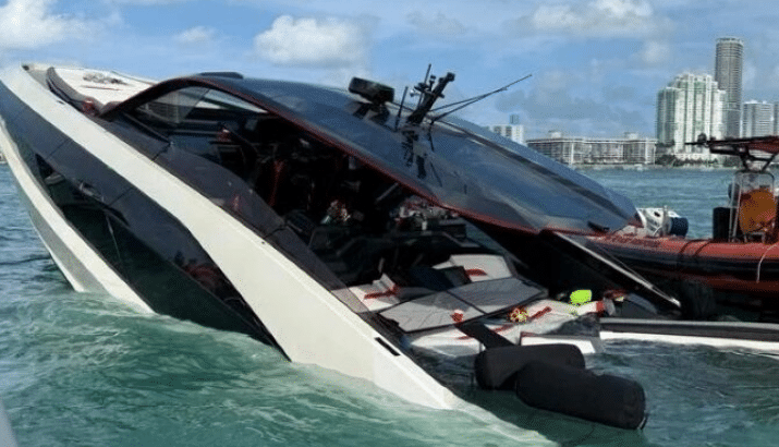 லம்போர்கினி சொகுசு கப்பல் கடலில் கவிழ்ந்தது