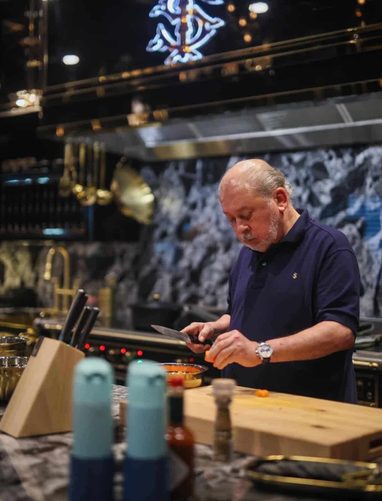 美食为媒·情感为馅  国家元首以烹饪展现亲民情怀