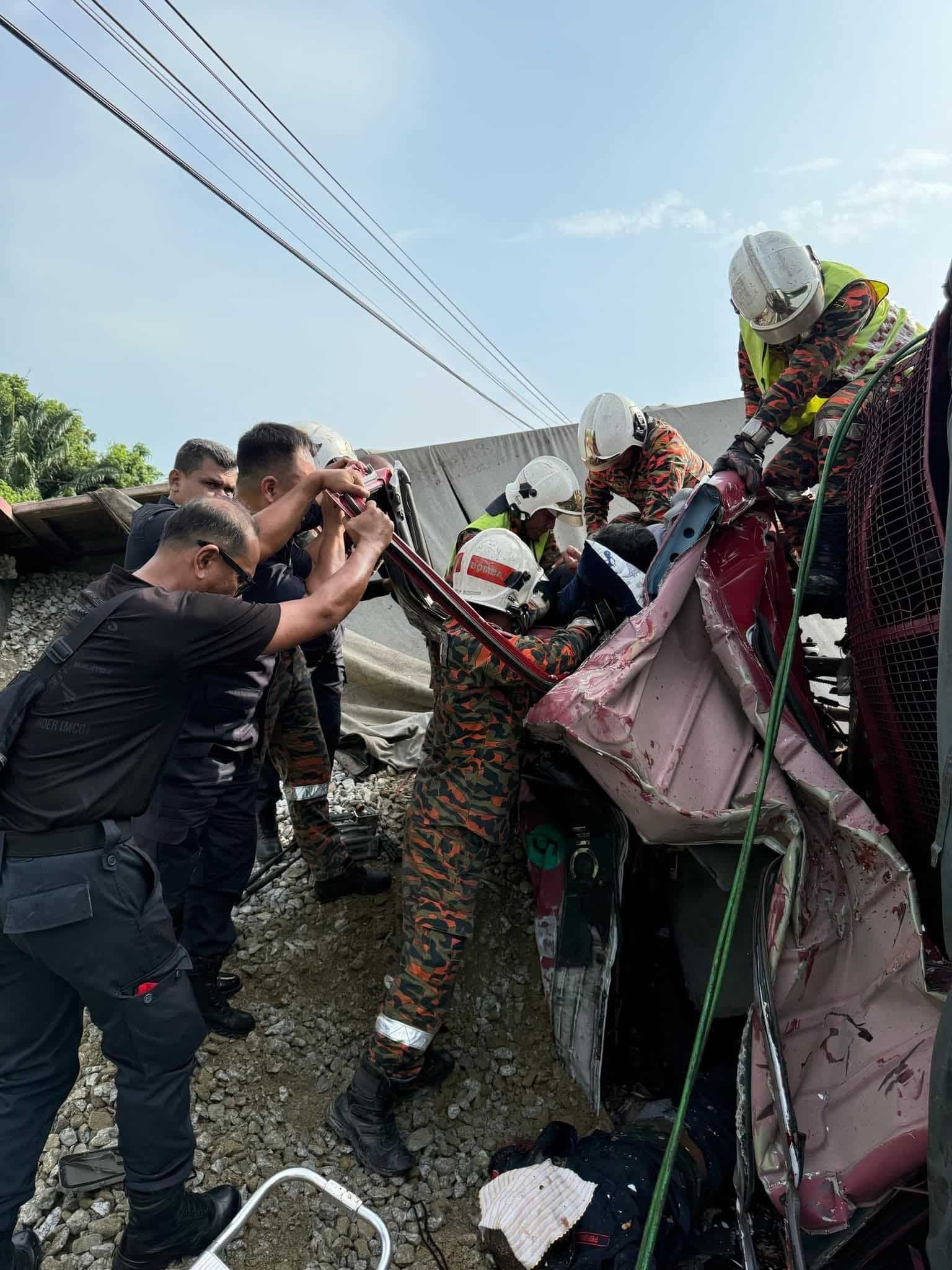 Pemandu lori pasir terbabit nahas FRU ditahan, negatif dadah
