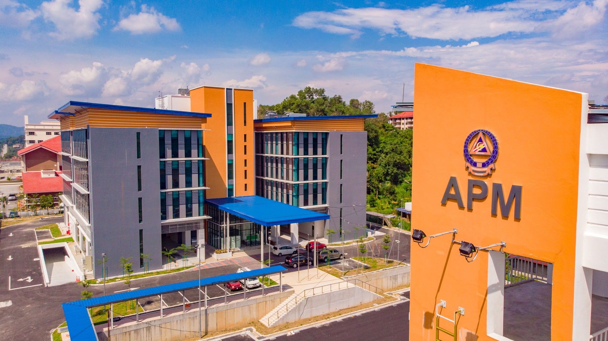 夜游废弃码头疑误踩腐板　少女坠河今晨寻获遗体