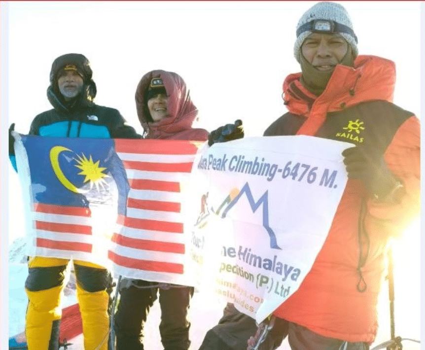 MERA PEAK மலையேறி சாதனைப் படைத்தார் இளங்கோவன் நாச்சிமுத்து