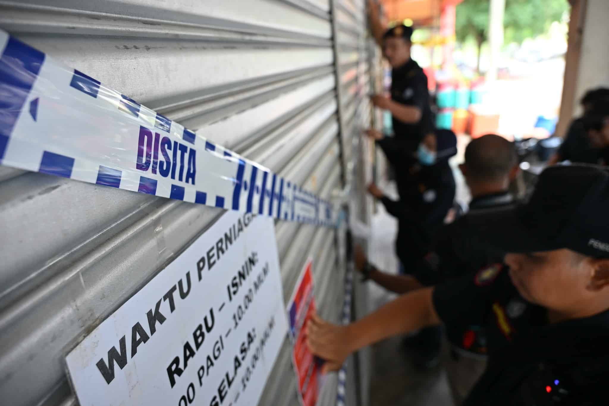 查封3店.扣查13外劳　瓜雪市会重拳打击“劳板”