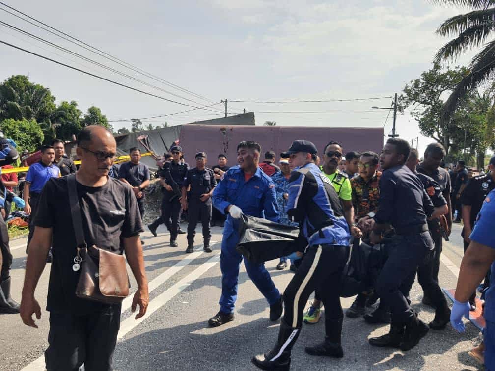 Nahas trak FRU: Tiga anggota masih kritikal, tidak sedarkan diri