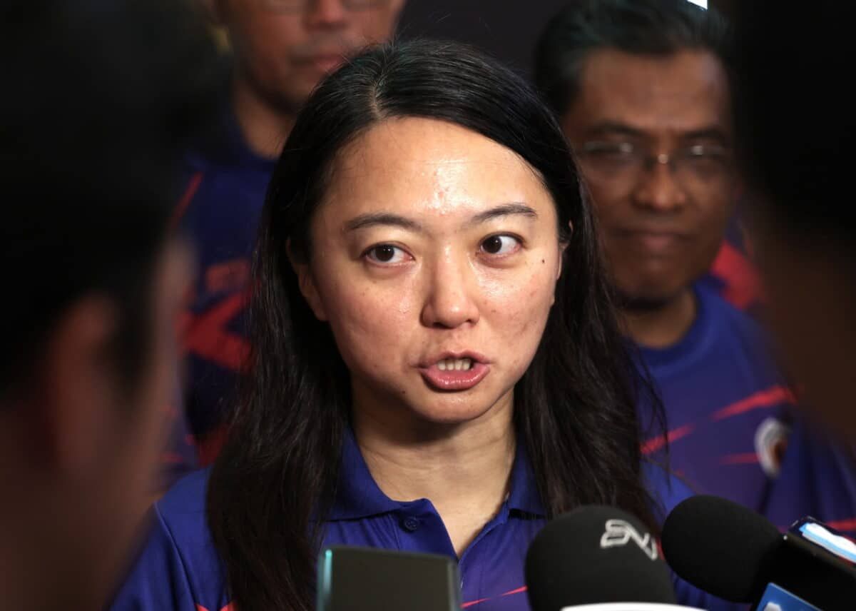 சேவையாற்ற முடியாவிடில் பதவியில் ஒட்டிக் கொண்டிராதீர் - கால்பந்து நிர்வாகிகளுக்கு அறிவுறுத்து