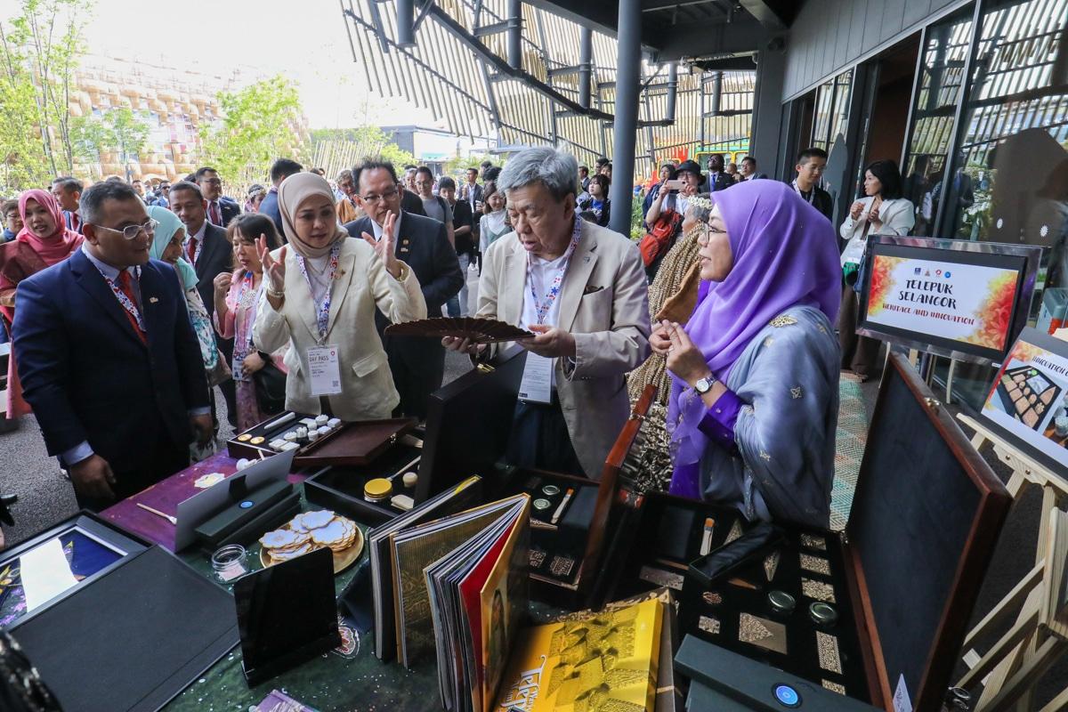Sultan Selangor berangkat ke Pavilion Malaysia di ekspo Osaka