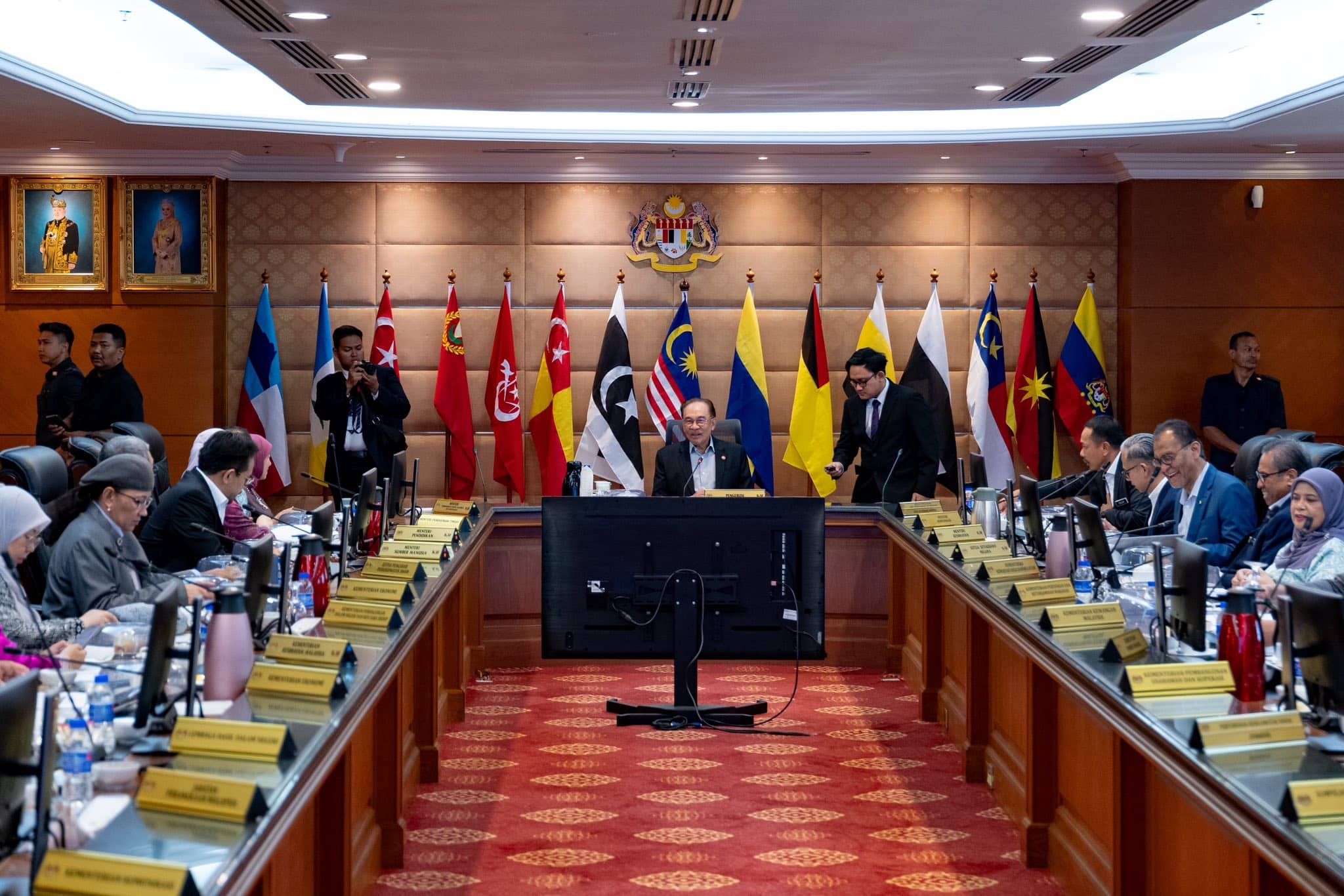 政府研究重组医疗融资系统  安华：跨部门应对人口老化