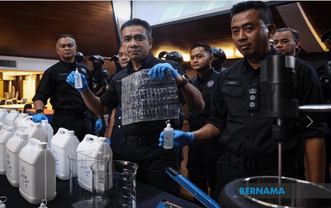 捣破公寓加工厂捕2台湾炼毒师  警起获市值329万含毒电子烟油