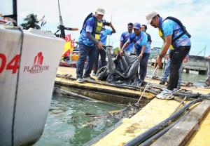 Vehicle seizures, CCTV monitoring to curb illegal dumping in Sg Klang